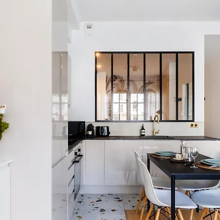 Le Cygne Des Champs-elysees - Mobility Lease *